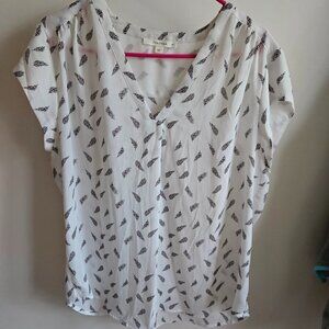 White sheer shirt with feather/wheat detail - fun2fun from Stitch Fix, Size XL